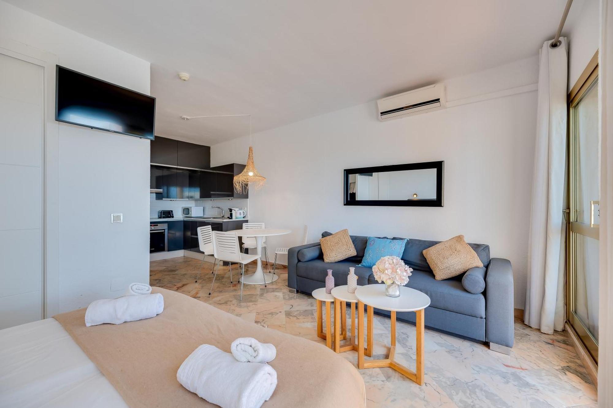 Front Line Beach Studio Apartment Marbella Eksteriør bilde