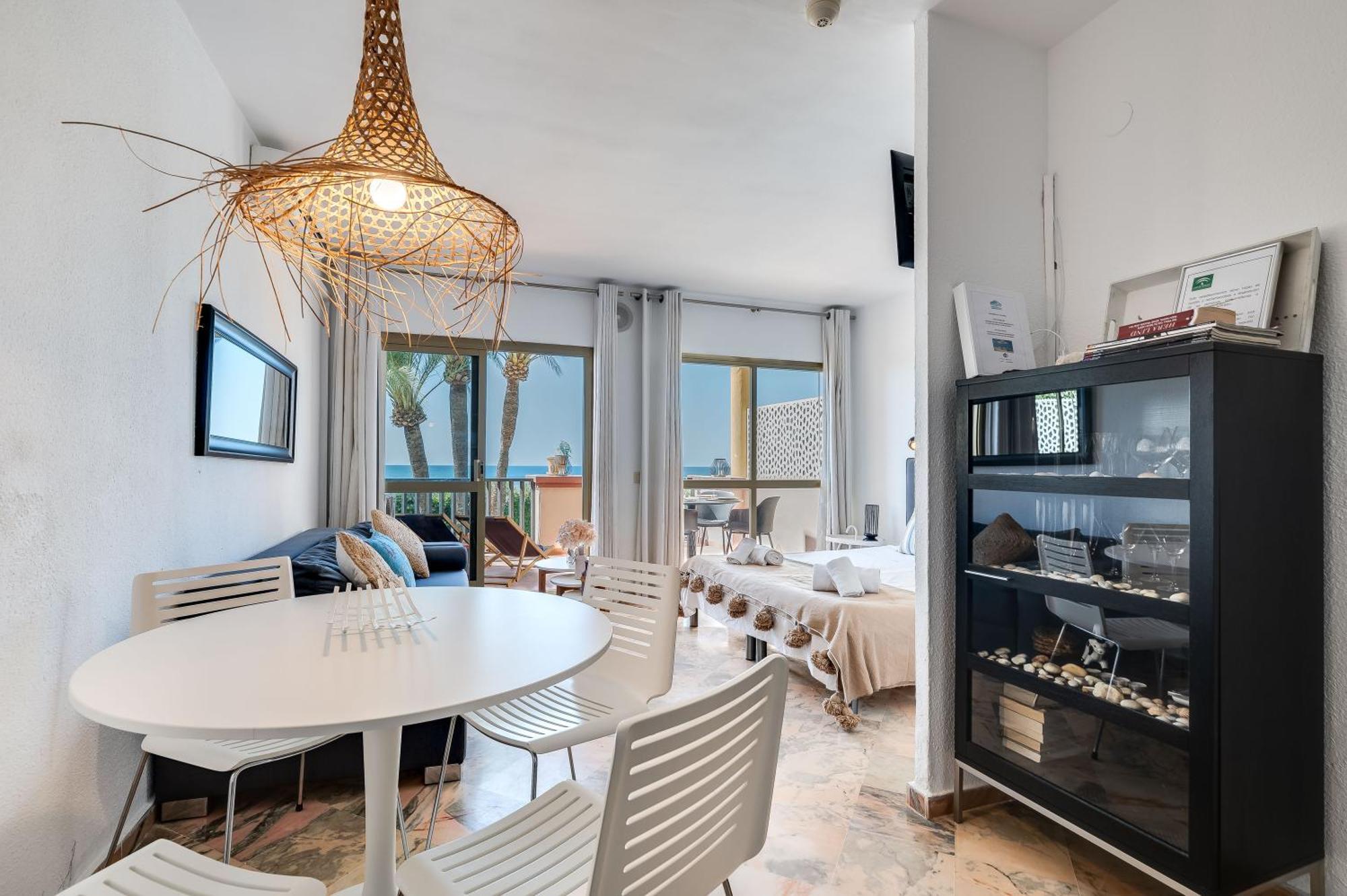 Front Line Beach Studio Apartment Marbella Eksteriør bilde