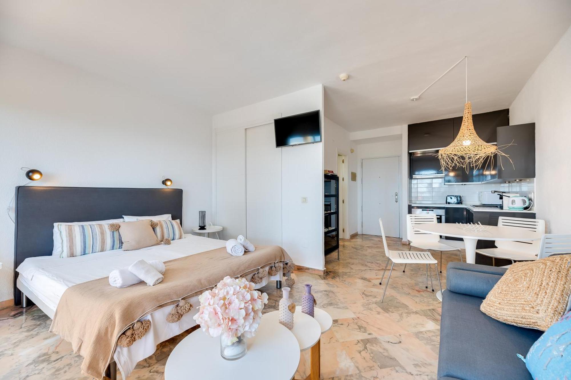 Front Line Beach Studio Apartment Marbella Eksteriør bilde