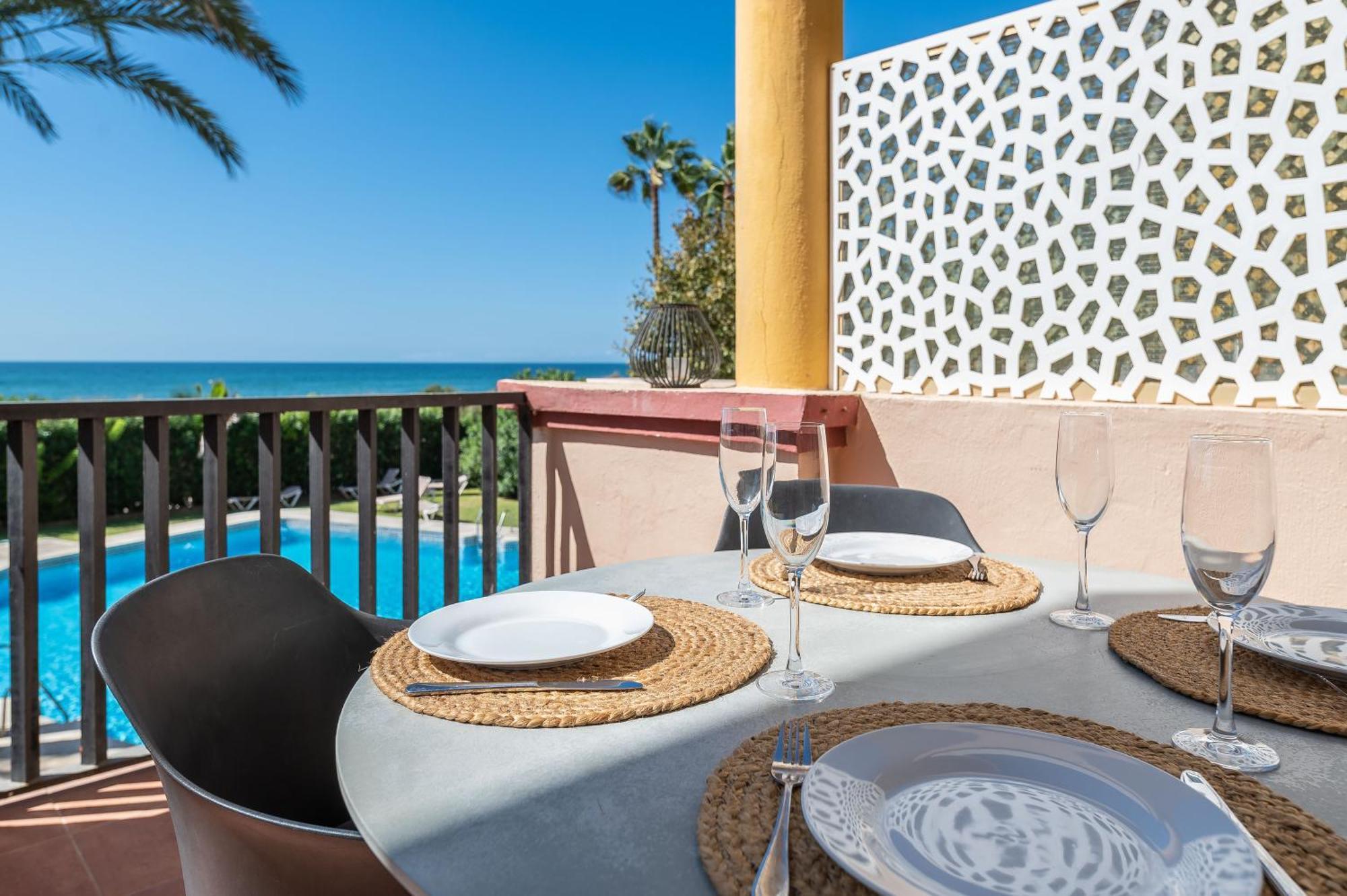 Front Line Beach Studio Apartment Marbella Eksteriør bilde