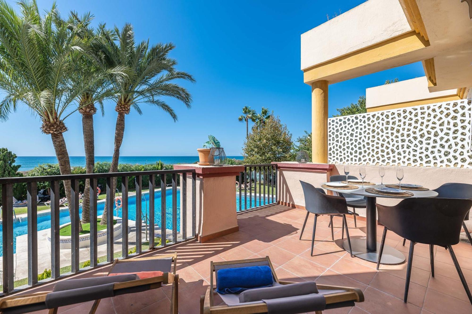Front Line Beach Studio Apartment Marbella Eksteriør bilde
